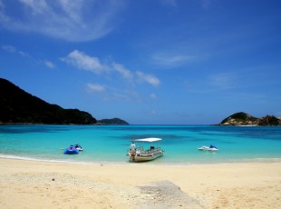 渡嘉敷島・阿波連ビーチ